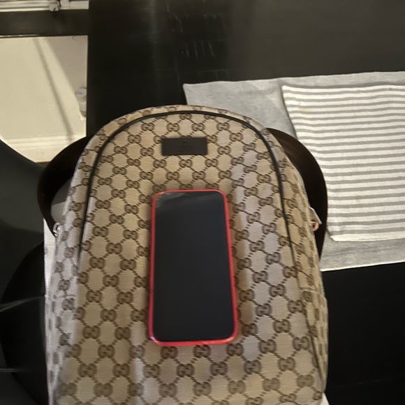 Like new, barely used Gucci small size bag pack. - Picture 6 of 7
